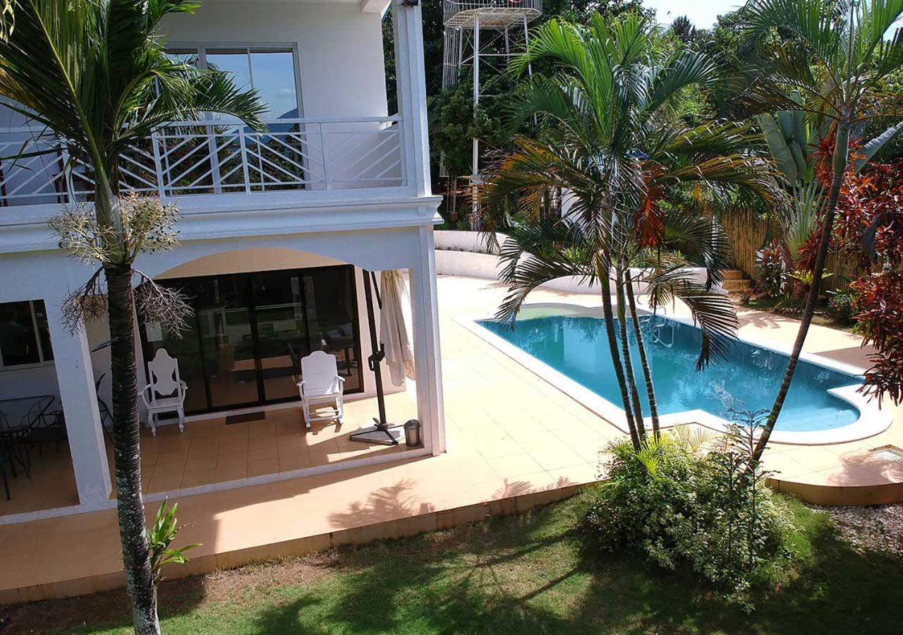 Luxury Villa With Pool In Tropical Garden Puerto Princesa Exterior photo