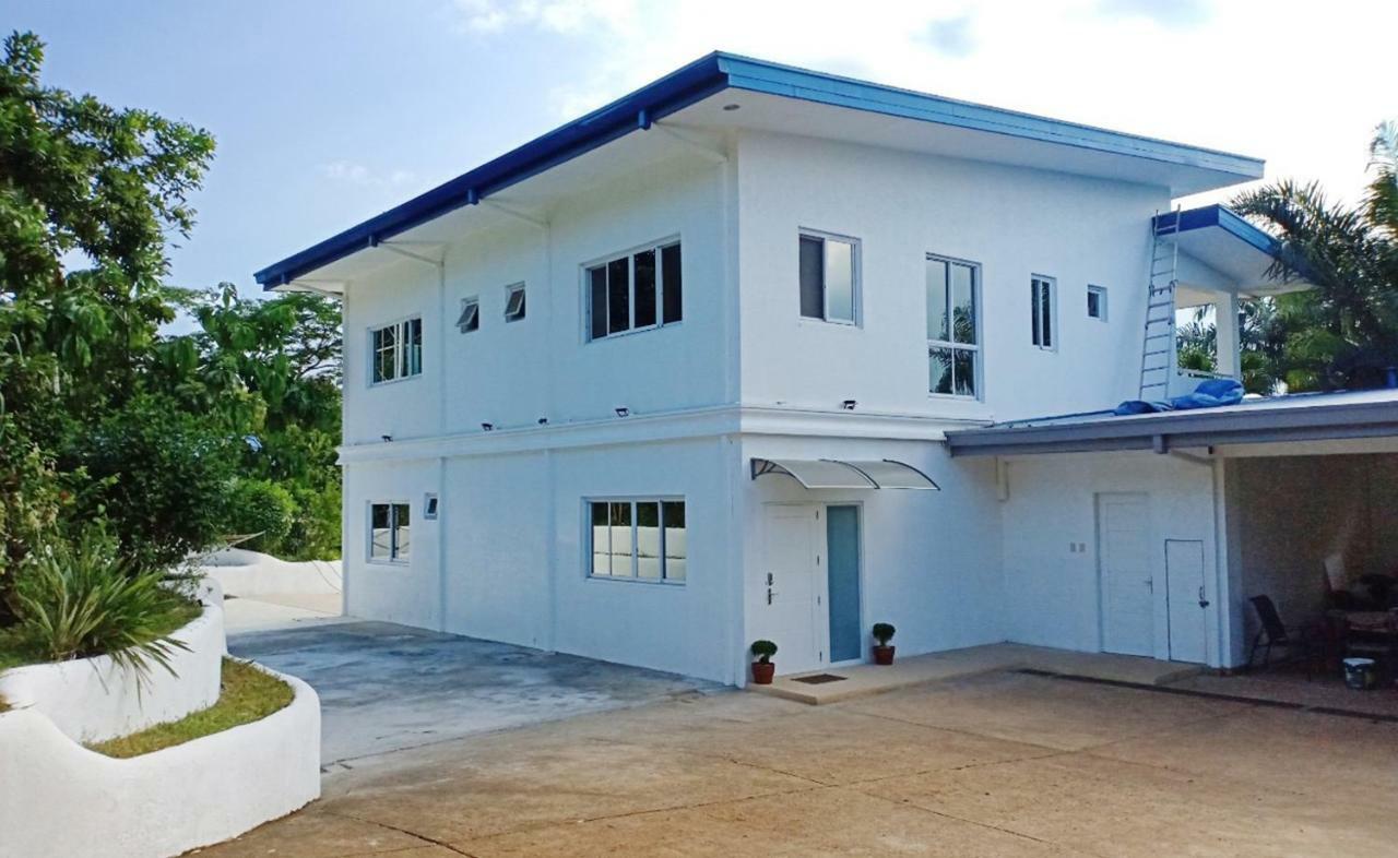 Luxury Villa With Pool In Tropical Garden Puerto Princesa Exterior photo