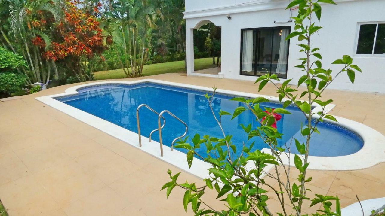 Luxury Villa With Pool In Tropical Garden Puerto Princesa Exterior photo