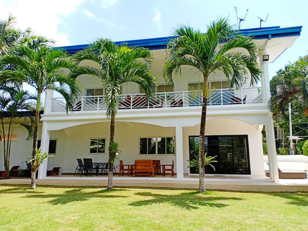 Luxury Villa With Pool In Tropical Garden Puerto Princesa Exterior photo