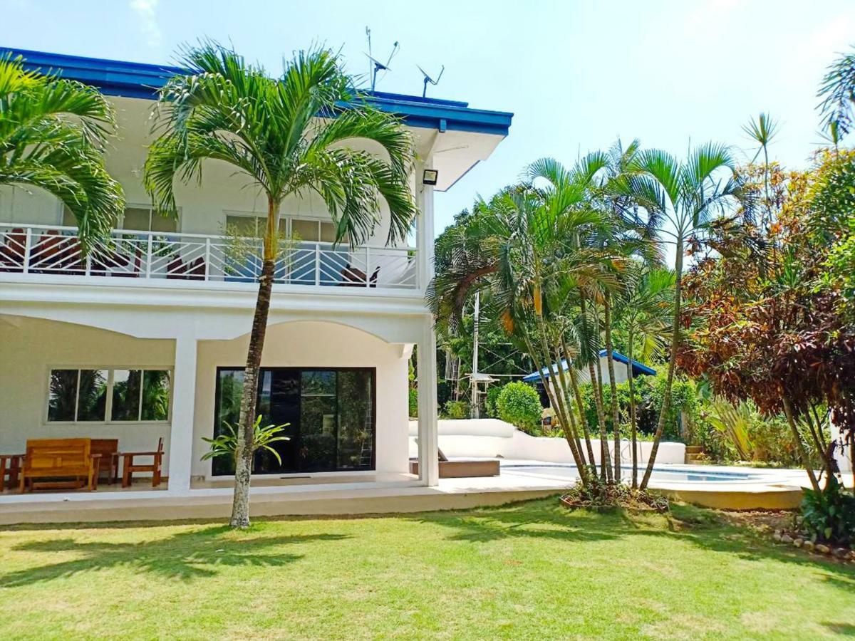 Luxury Villa With Pool In Tropical Garden Puerto Princesa Exterior photo