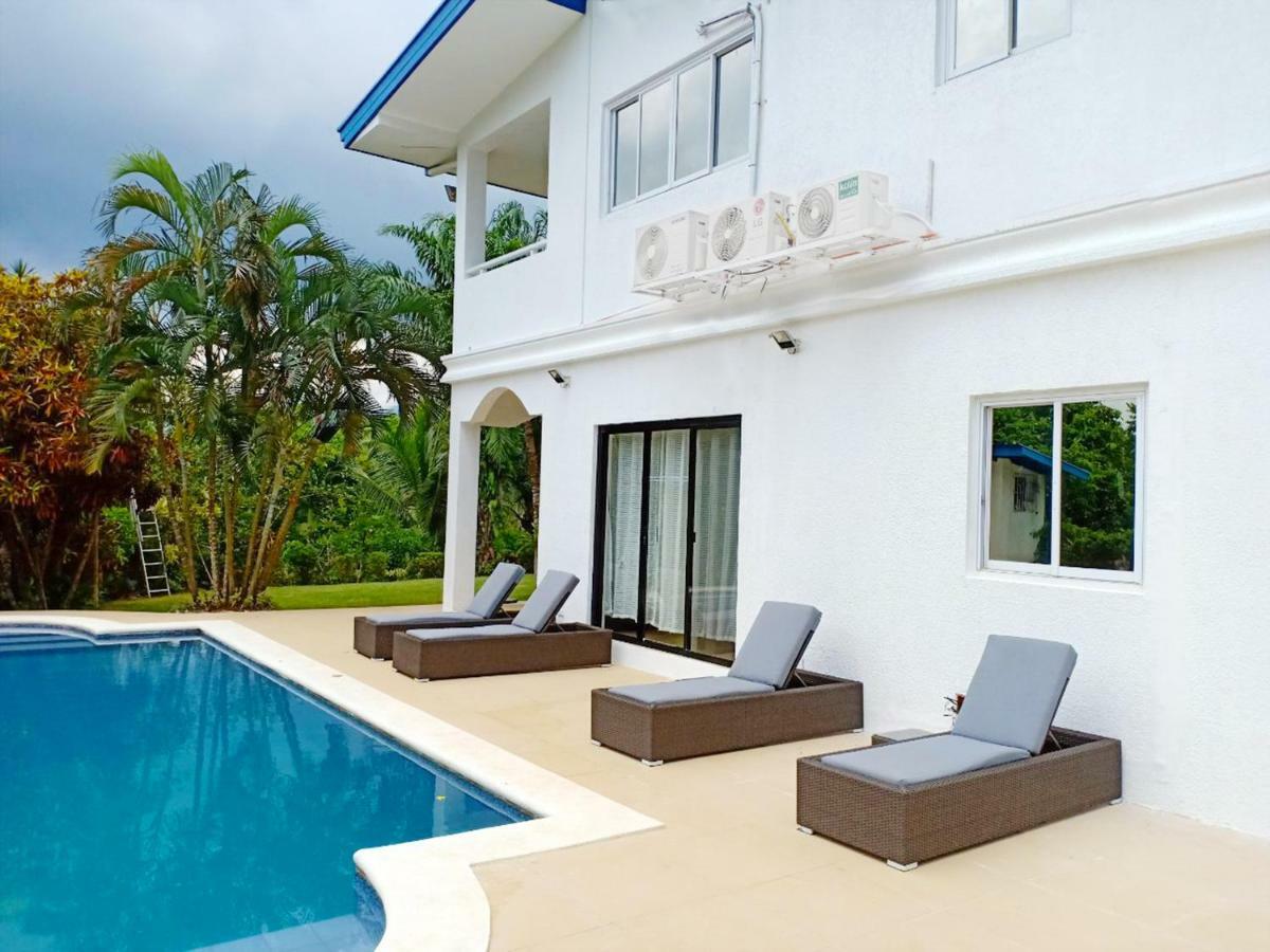 Luxury Villa With Pool In Tropical Garden Puerto Princesa Exterior photo