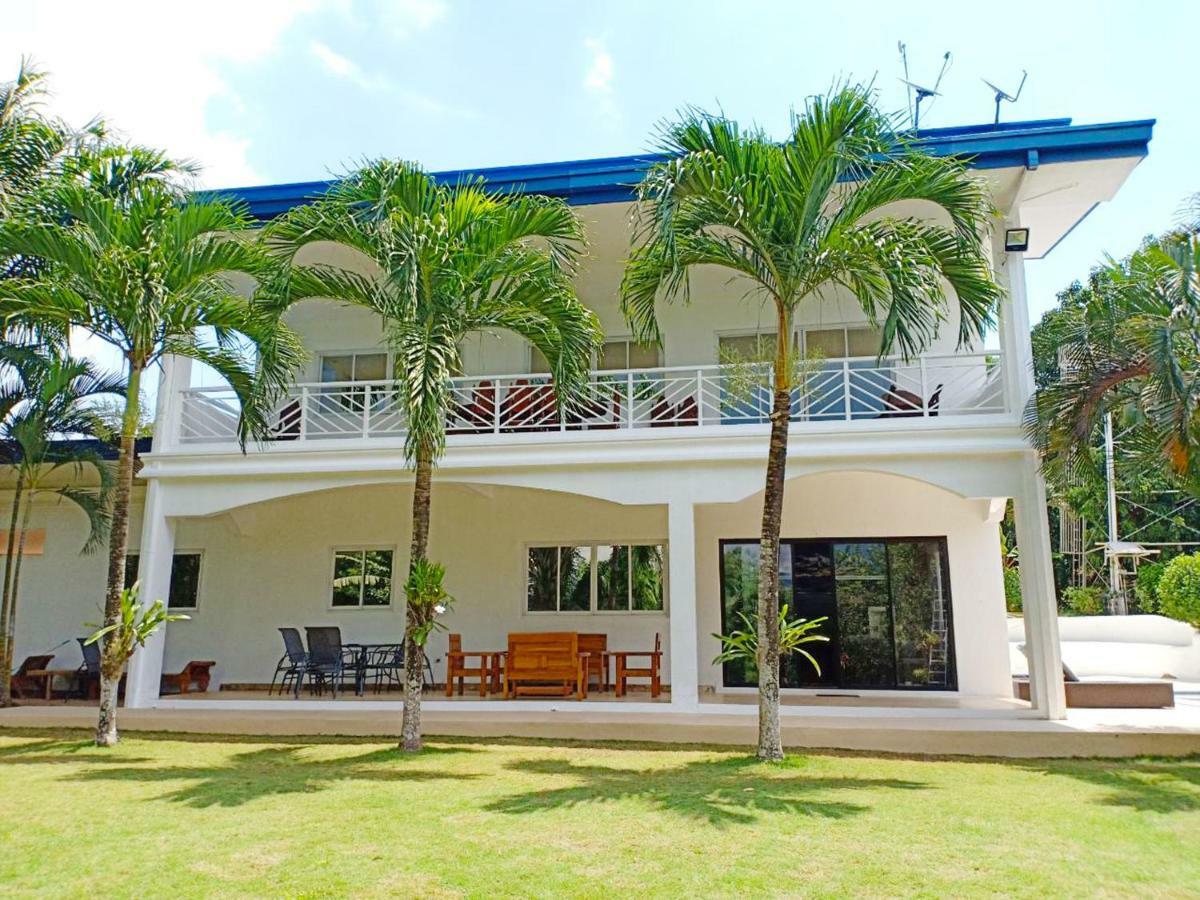 Luxury Villa With Pool In Tropical Garden Puerto Princesa Exterior photo